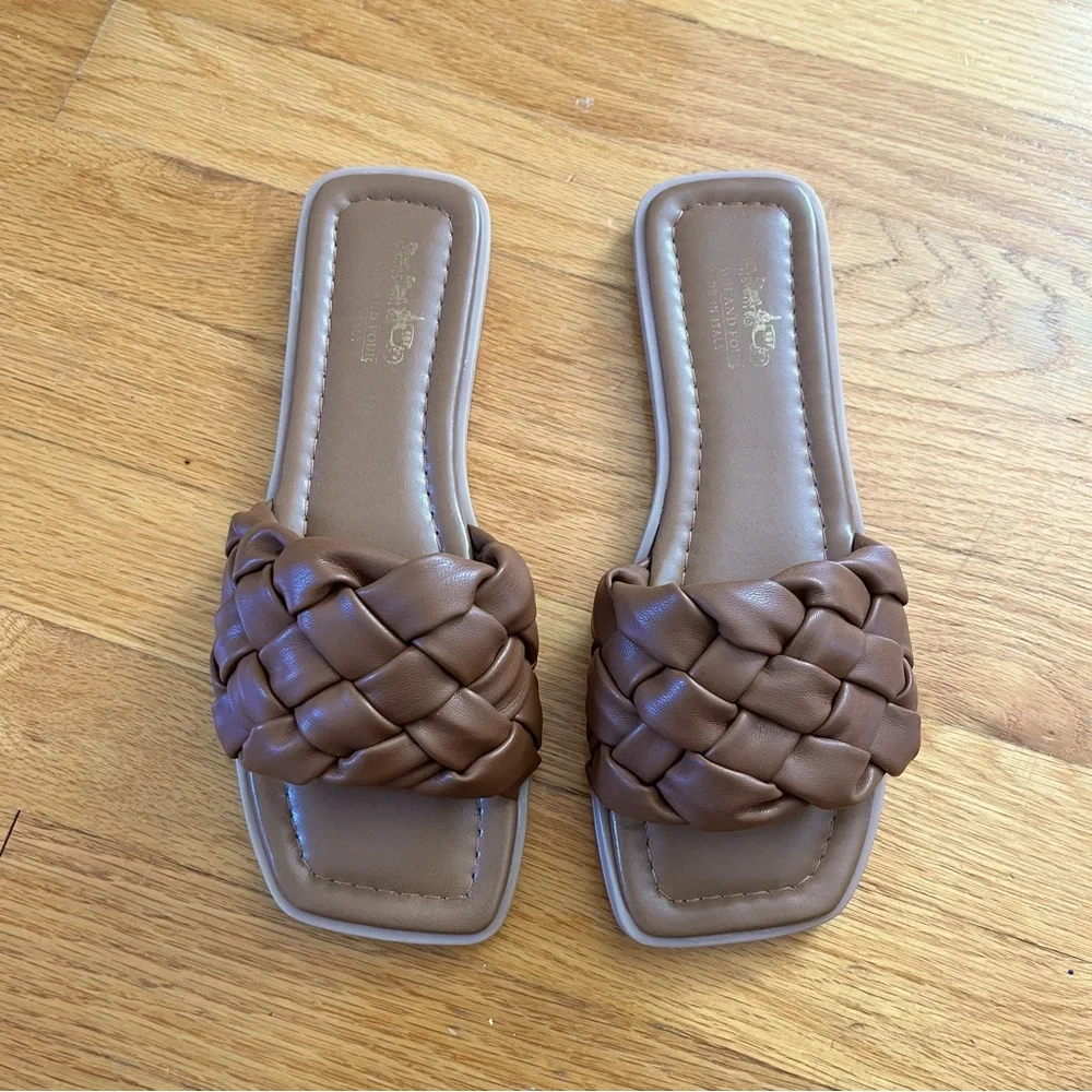 Coach and Four Spira Sandal, Brown, Size 6.5